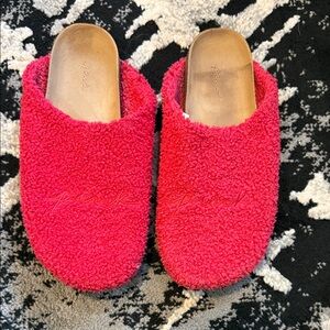 PINK Victoria's Secret Hot Pink Fuzzy Slippers